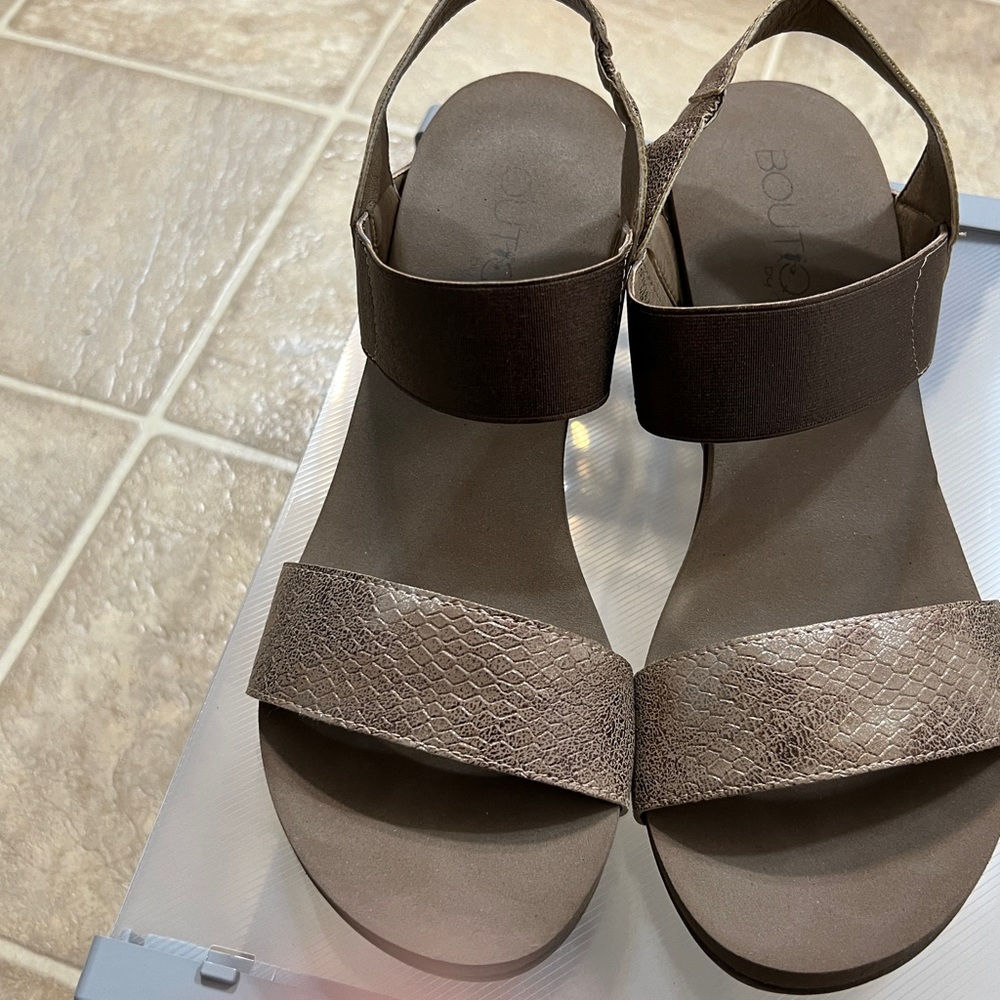 Corky size 10